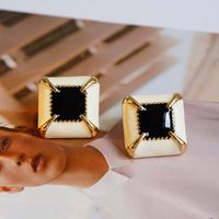 1 Pair Elegant Retro Luxurious Square Alloy 18K Gold Plated Ear Studs main image 5