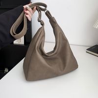 Women's Pu Leather Solid Color Vintage Style Classic Style Zipper Underarm Bag main image 4