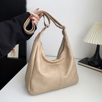 Women's Pu Leather Solid Color Vintage Style Classic Style Zipper Underarm Bag main image 2