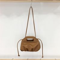 Women's Mini Pu Leather Solid Color Classic Style Cloud Shape Zipper Shoulder Bag sku image 4