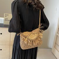 Women's Straw Solid Color Classic Style Weave Sewing Thread Flip Cover Crossbody Bag sku image 2