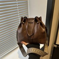 Women's Pu Leather Solid Color Classic Style String Shoulder Bag main image 4