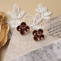 1 Pair Retro Flower Enamel Imitation Pearl Ear Studs sku image 5