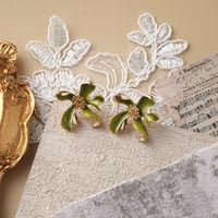 1 Pair Retro Flower Enamel Imitation Pearl Ear Studs sku image 9