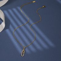 Acero Titanio Chapados en oro de 18k Estilo IG Elegante Estilo Simple Embutido Clip De Papel Oval Circón Collar Colgante main image 4