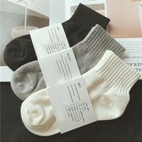 Women's Simple Style Solid Color Polyester Crew Socks A Pair main image 3