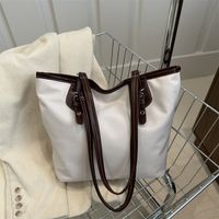 Women's Nylon Solid Color Vintage Style Zipper Shoulder Bag main image 3