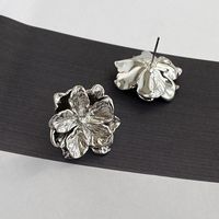 1 Pair Casual Simple Style Flower Copper Gold Plated Ear Studs main image 4