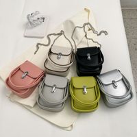 Women's Pu Leather Solid Color Streetwear Sewing Thread Chain Flip Cover Crossbody Bag main image 1