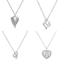 Cobre Chapados en oro de 18k Elegante Estilo Simple Forma De Corazón Ahuecar Embutido Diamantes De Imitación Collar Colgante main image 4