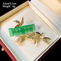 Simple Style Shiny Animal Leaf Flower Copper Plating Inlay Pearl Zircon Unisex Brooches sku image 1