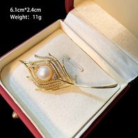 Simple Style Shiny Animal Leaf Flower Copper Plating Inlay Pearl Zircon Unisex Brooches sku image 2