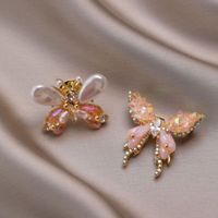 Elegant Butterfly Baroque Pearls Copper Women's Brooches main image 4