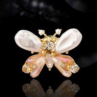 Elegant Butterfly Baroque Pearls Copper Women's Brooches main image 3