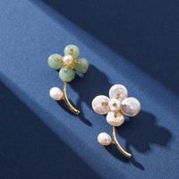 Elegant Flower Baroque Pearls Copper Women's Brooches main image 1