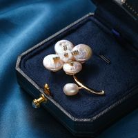 Elegant Flower Baroque Pearls Copper Women's Brooches main image 4