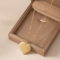 Einfacher Stil Pendeln Herzform Legierung Frau Halskette Mit Anhänger main image 4