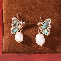 1 Pair Bridal Simple Style Butterfly Pearl Inlay Alloy Rhinestones Shell Gold Plated Drop Earrings main image 3