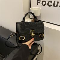Women's Pu Leather Solid Color Elegant Flip Cover Handbag main image 2