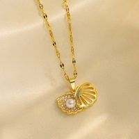 304 Stainless Steel 18K Gold Plated Elegant Simple Style Inlay Shell Artificial Rhinestones Plastic Pendant Necklace main image 5