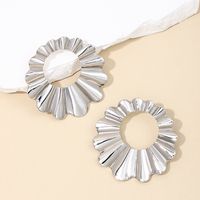 1 Pair Simple Style Geometric Frill Alloy Ear Studs main image 5