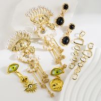 1 Pair Retro Luxurious Round Eye Plating Inlay Alloy Resin Rhinestones Pearl Gold Plated Drop Earrings main image 1