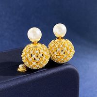 1 Paire Commuer Perle Incruster Le Cuivre Zircon Plaqué Or 18K Boucles D'oreilles main image 6