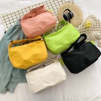 Women's Medium Canvas Solid Color Streetwear Zipper Canvas Bag main image 1