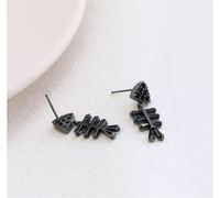 1 Pair Simple Style Fish Plating Inlay Copper Zircon Ear Studs main image 1