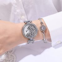 Simple Style Animal Double Side Snaps Quartz Women's Watches main image 4