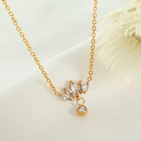 Acero Titanio Chapados en oro de 18k Elegante Brillante Corona Embutido Diamantes De Imitación Collar Colgante main image 5