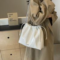 Women's Pu Lucky Bag Solid Color Classic Style Sewing Thread Chain Magnetic Buckle Shoulder Bag main image 2