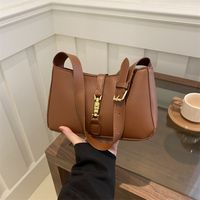 Women's Pu Leather Solid Color Classic Style Lock Clasp Shoulder Bag main image 6