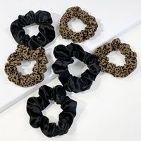 Women's Vacation Simple Style Classic Style Solid Color Leopard Cloth Pleated Hair Tie main image 3