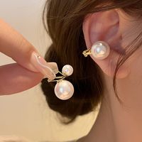 1 Pair Elegant Glam Luxurious Round Inlay Copper Pearl 18K Gold Plated Ear Cuffs main image 10