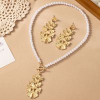 Elegant Luxurious Ginkgo Leaf Artificial Pearl Alloy Beaded 14K Gold Plated Women's Earrings Necklace main image 5