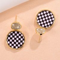 1 Pair IG Style Vintage Style Round Checkered Inlay Alloy Rhinestones 18K Gold Plated Drop Earrings main image 4
