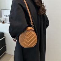 Women's Small Pu Leather Solid Color Basic Zipper Handbag main image 3