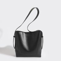 Women's Medium Pu Leather Solid Color Streetwear Zipper Shoulder Bag sku image 4