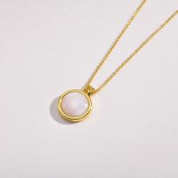 Wholesale Simple Style Round Brass Inlay Gold Plated Shell Pendant Necklace sku image 1