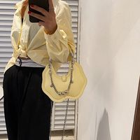 Women's Small Pu Leather Solid Color Streetwear Cloud Shape Lock Clasp Chain Bag main image 4