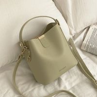 Women's Pu Leather Solid Color Elegant Magnetic Buckle Bucket Bag sku image 2