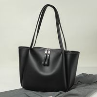 Women's Large Pu Leather Solid Color Streetwear Zipper Tote Bag main image video