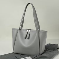 Women's Large Pu Leather Solid Color Streetwear Zipper Tote Bag sku image 2