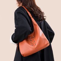 Women's Medium Pu Leather Solid Color Streetwear Zipper Tote Bag main image 2