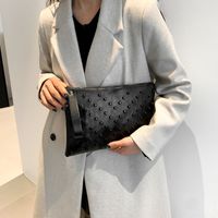 Women's Pu Leather Solid Color Classic Style Zipper Envelope Bag main image 1
