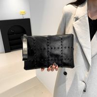 Women's Pu Leather Solid Color Classic Style Zipper Envelope Bag main image 4