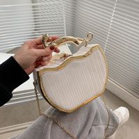 Women's Medium Pu Leather Animal Solid Color Streetwear Lock Clasp Handbag Crossbody Bag sku image 1