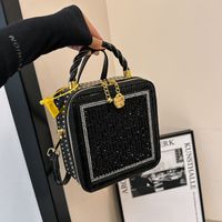 Women's Medium Pu Leather Geometric Solid Color Streetwear Zipper Handbag main image 3