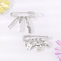 Simple Style COMD Toothbrush Toothpaste Alloy Enamel Unisex Brooches main image 7